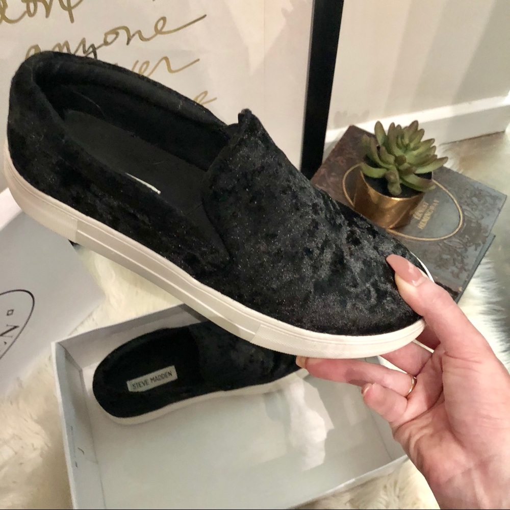 Steve Madden Gils Slip Ons ✨New Photos Added ✨